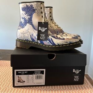 Doc Martens x The Met NIB 1460 The Met Great Wave M US Sz 10